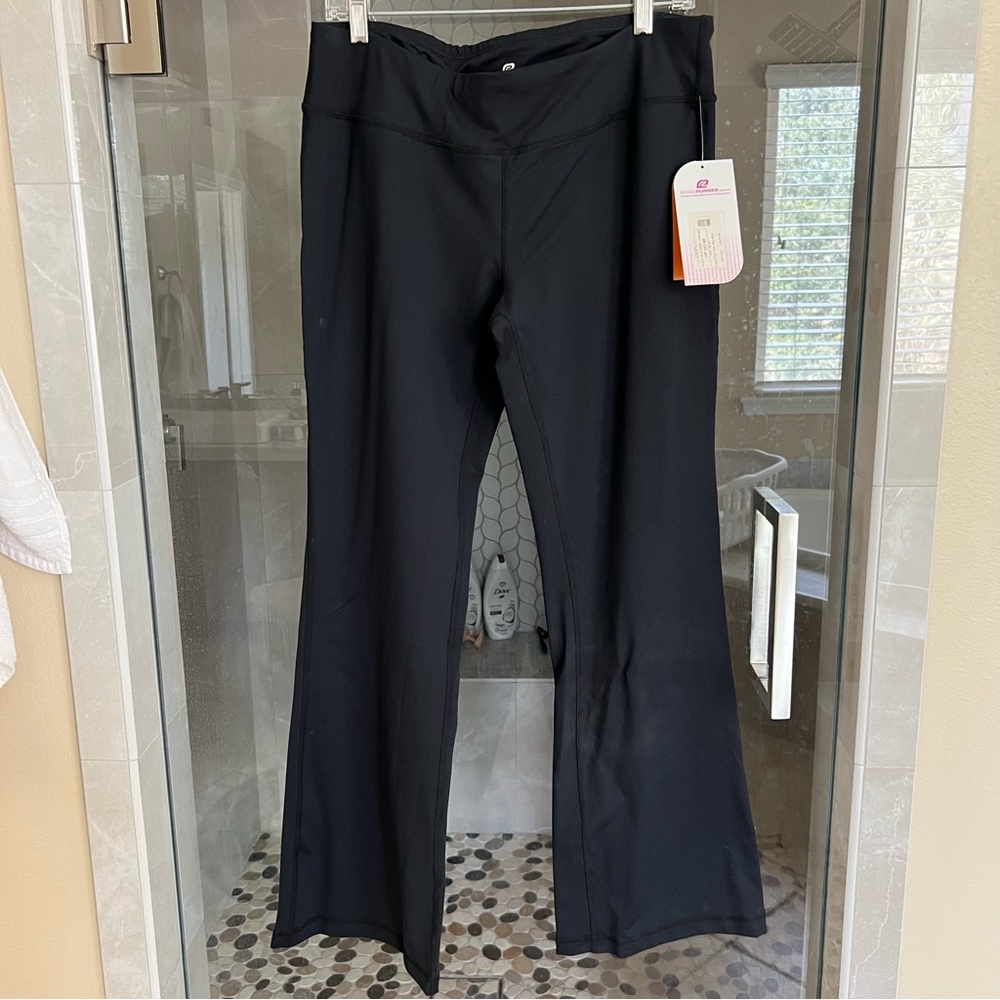 NWT. Roadrunner. Women’s Black Workout Leggings.